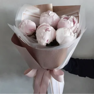 Букет из 5 Розовых Пион