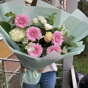 Букет из Гербер и Роз