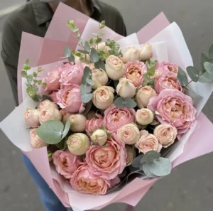 Букет из Пионовидных и Кустовых Роз