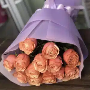 Букет из 13 Пионовидных Роз-Персиковые